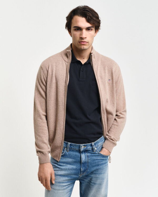 pull vue mannequin GANT