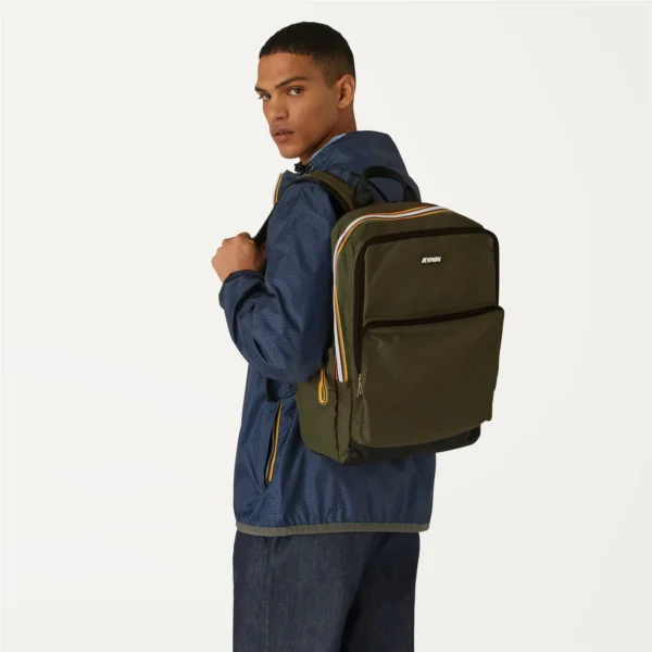 sac kway green mannequin