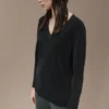 Tricot col V femme RRD - mannequin 1