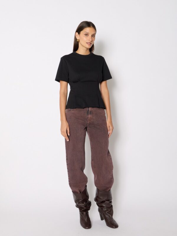 tedwina-t-shirt-cintre-noir-a-la-taille-col-rond-manches-courtes (2)